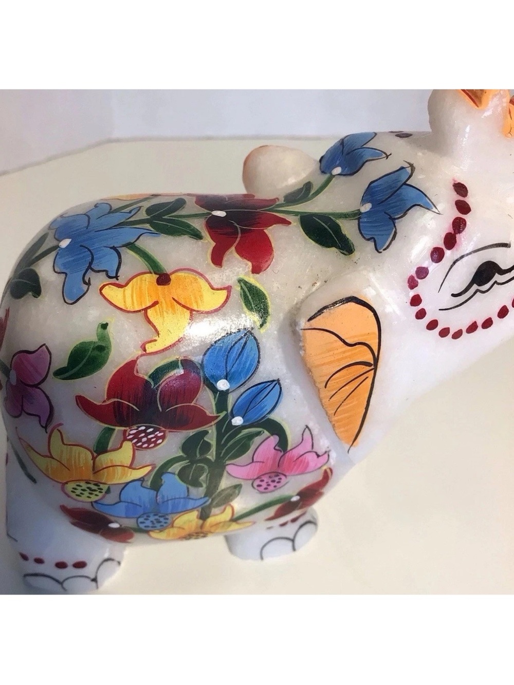 Cute elephant figurine with trunk raised - Picture 9 of 10